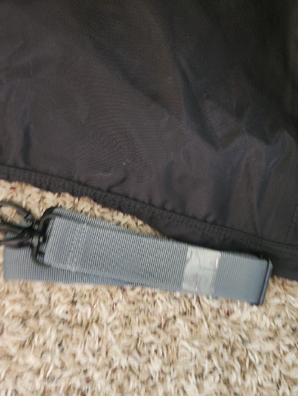Amazon Basics Extra Large Foldable Nylon Duffel Bag With Carry Strap - Picture 5 of 8